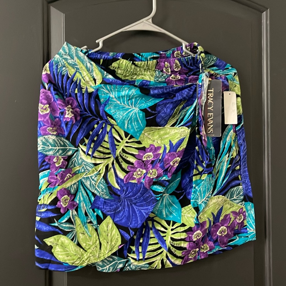 NWT.. Tracy Evans wrap skirt